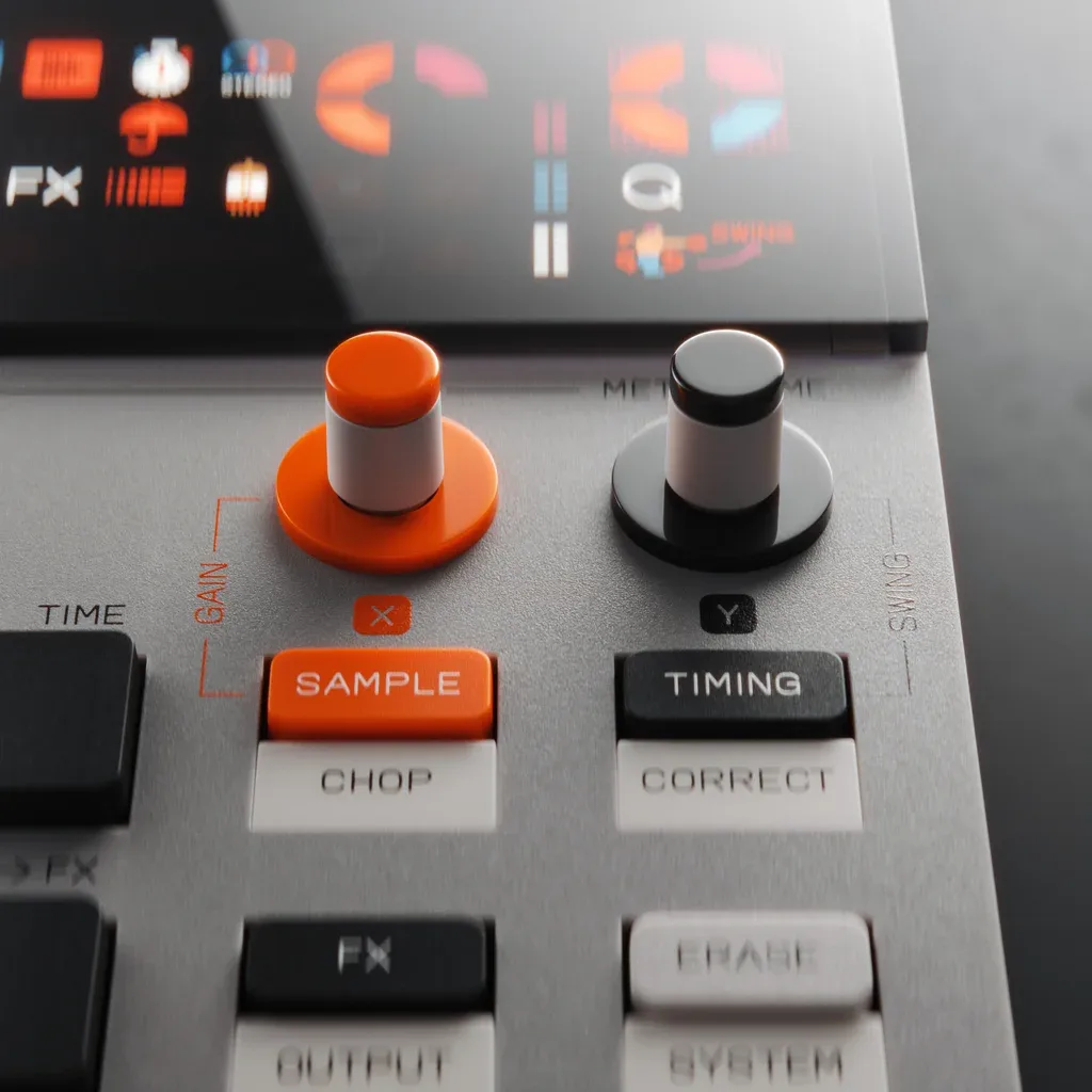 Sampler Teenage Engineering EP-133 K.O. II vu de dessus, avec ses touches et son écran — vue 3
